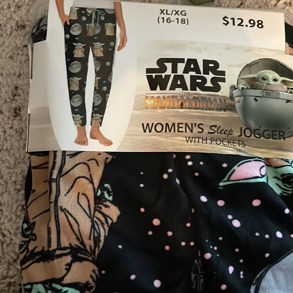 Star Wars Mandalorian women sleep pajama pants - Picture 2 of 3